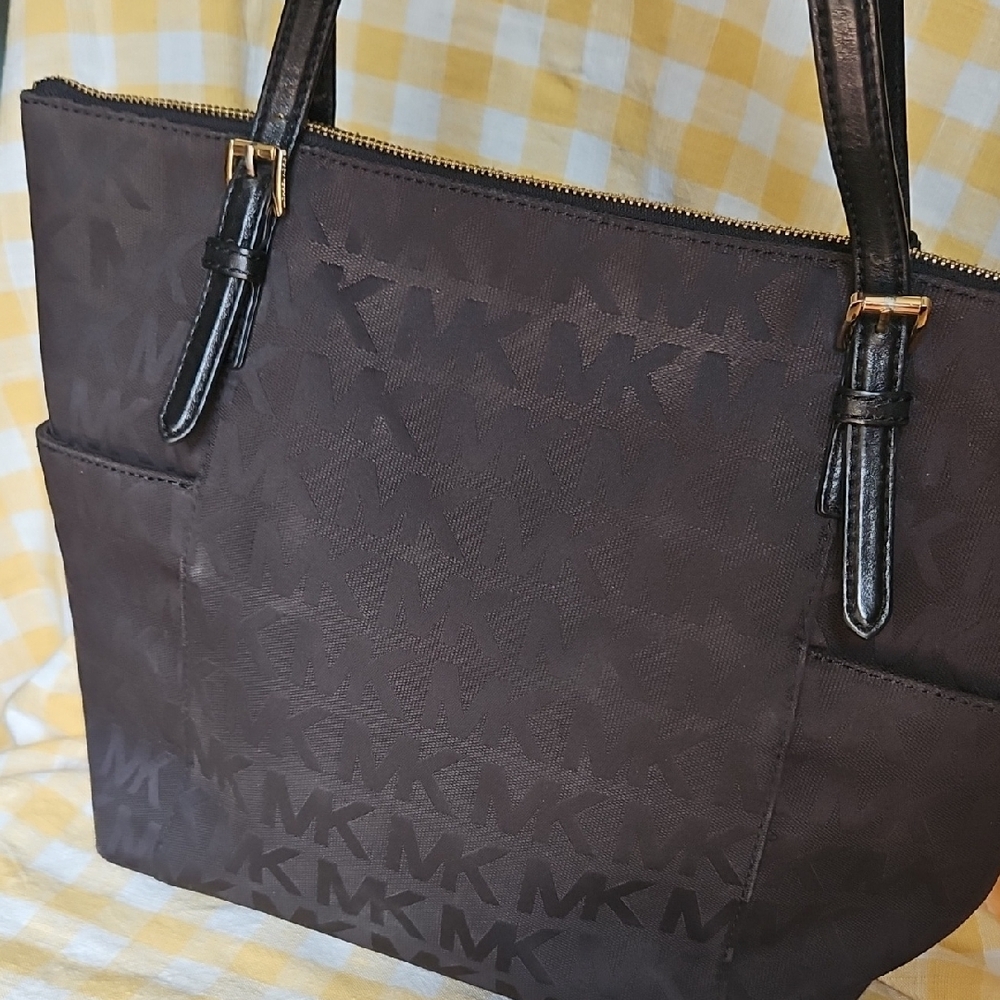 Michael Kors Signature Black Tote and Wallet - Picture 6 of 11